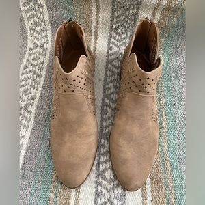 SUEDE ANKLE BOOTS Size 8.5